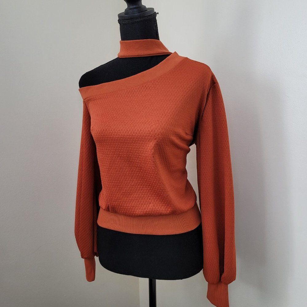 LeRumi Textured Asymmetrical Top